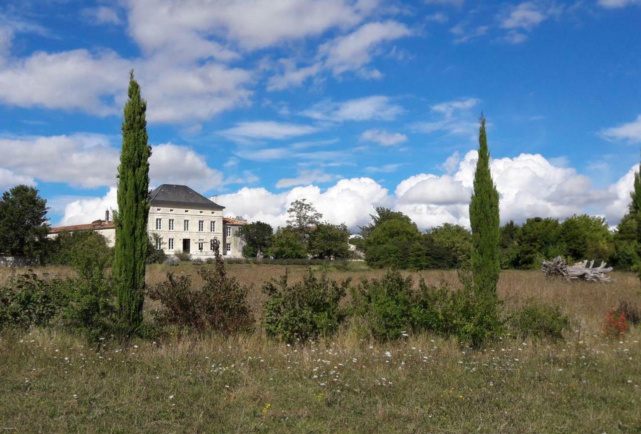 Le Dojo Du Plessis Bed & Breakfast Mareuil  ภายนอก รูปภาพ